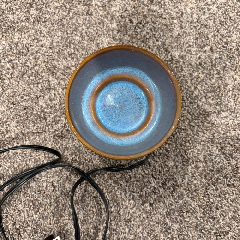 Scentsy “Lisbon” Warmer - Picture 4 of 6